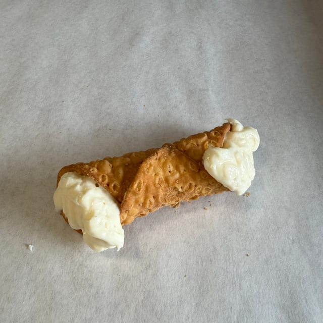 Cannoli.
